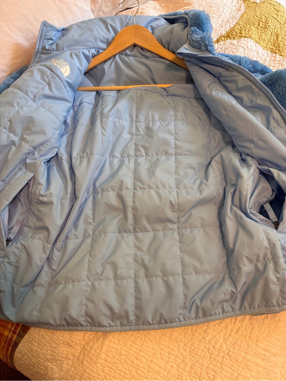 The North Face Girl's Reversible Fleece Jacket - Picture 12 of 16
